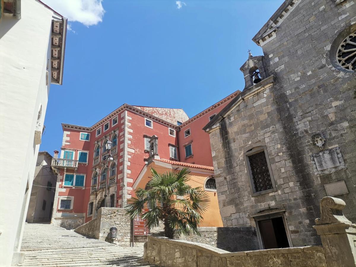 Apartment Branko With Terrace, Old Town Labin ラビン エクステリア 写真